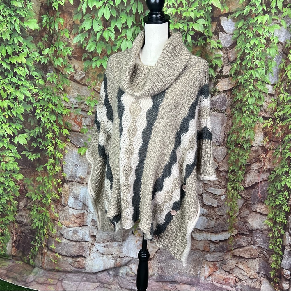 KEREN HART Boho Festival Oatmeal and Tan Cozy Wool Blend Cowl Neck Poncho, S/M - Picture 5 of 12
